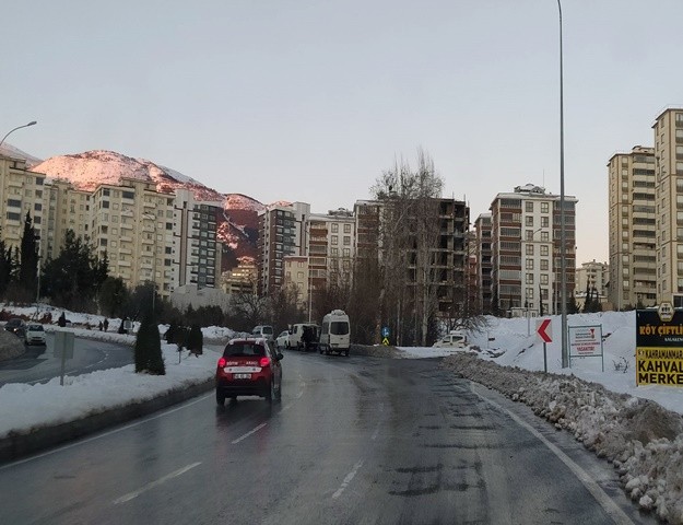 1300 Yol Ulaşıma Açıldı