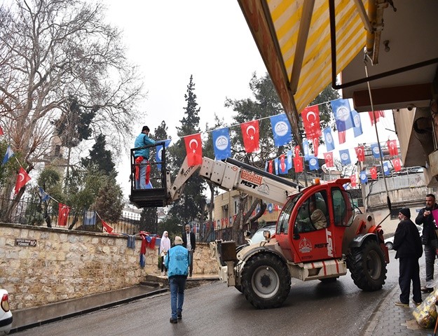 Dulkadiroğlu Belediyesi’nden Sütçü İmam Türbesi’nde Tadilat