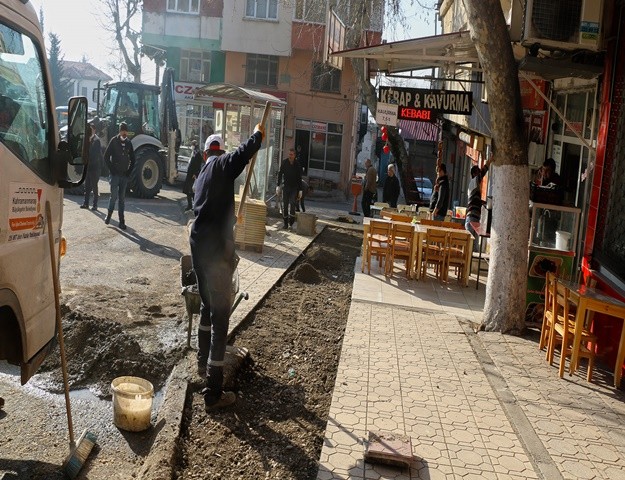 Büyükşehir Arterlerde Yenilemelerine Devam Ediyor