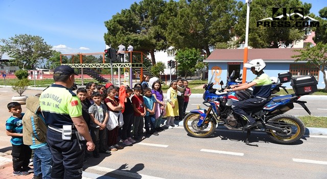Dulkadiroğlu'nda İlköğretim Öğrencilerine Uygulamalı Trafik Eğitimi