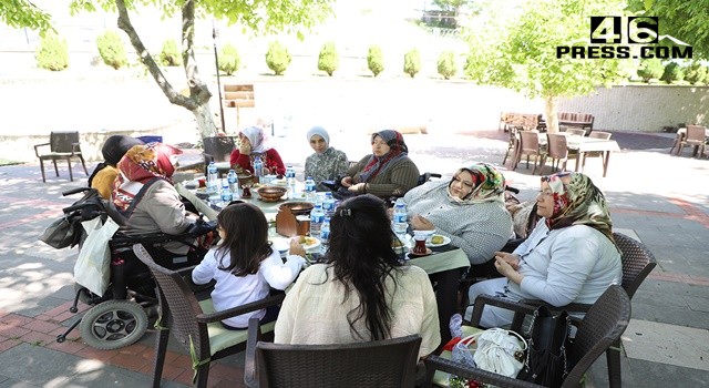 Engelli Vatandaşlar Cevizli Parkta Buluştu