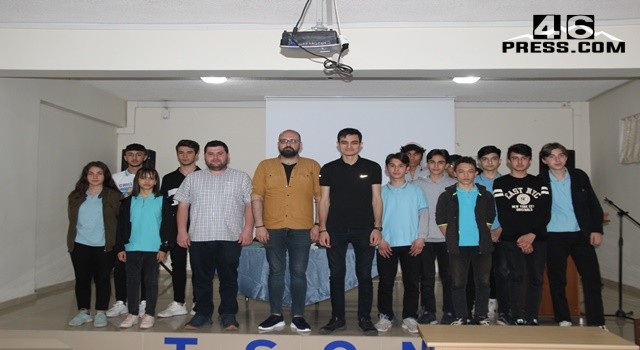 Kahramanmaraş’ta Gazeteciler Öğrencilerle Tecrübelerini Paylaştı