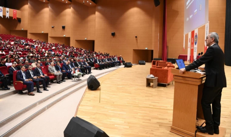 Başkan Güngör, Kariyer Fırsatları Panelinde Gençlere Seslendi