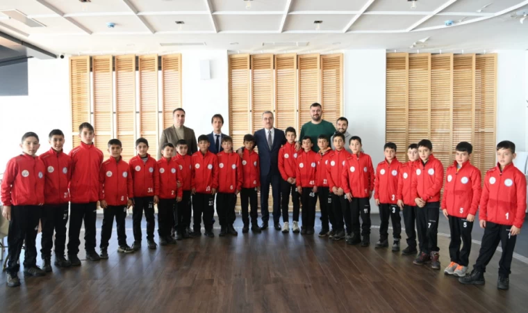 Başkan Güngör: “Sporu da Şiir Gibi Yapacak Nesil”