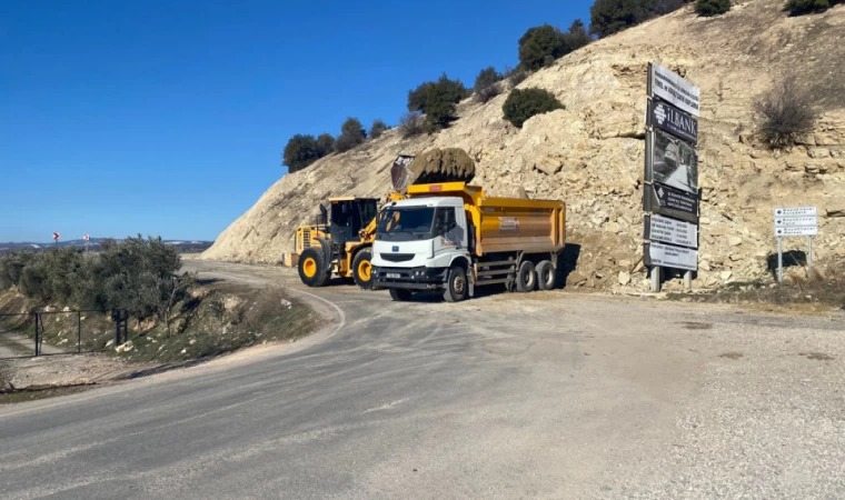 Depremde Hasar Alan Arterler Bir Bir Ulaşıma Açılıyor