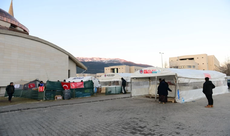 Kahramanmaraş Sütçü İmam Üniversitesi Avşar Yerleşkesi Depremzedelere Ev Sahipliği Yapıyor