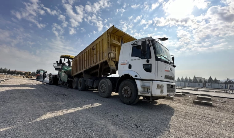 Tarihi Kapalı Çarşı’da Esnaf Kepenk Açmaya Başladı