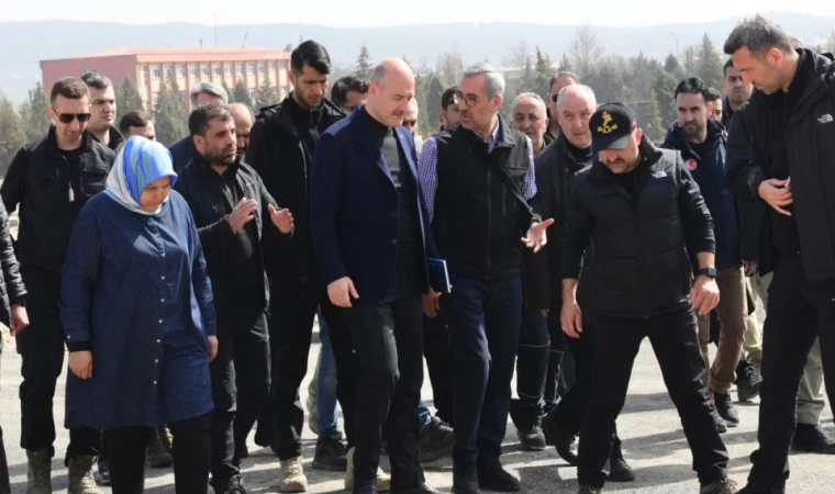 Başkan Güngör, Bakan Soylu ile Konteyner Kentte İncelemelerde Bulundu