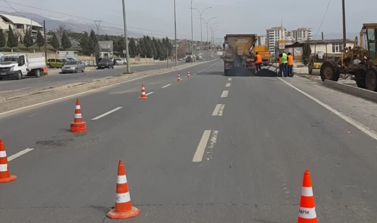 Hasarlı Yolları Büyükşehir Yeniliyor