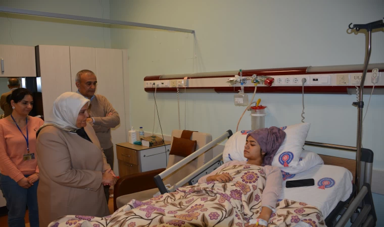 Kahramanmaraş Milletvekili Habibe Öçal, KSÜ Tıp Fakültesi Hastanesindeki Depremzedeleri Ziyaret Etti