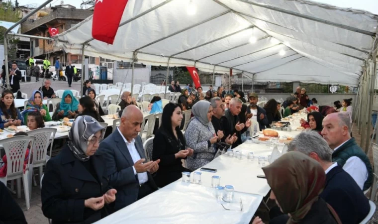 Başkan Güngör, Bakan Kirişci ile İftar ve Mevlid Programına Katıldı