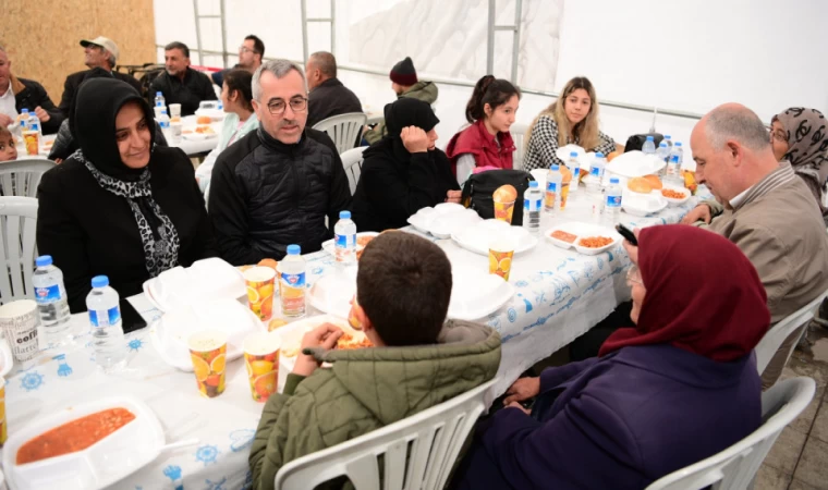 Başkan Güngör, Ramazan’ın Son Gününde de Vatandaşlarlaydı