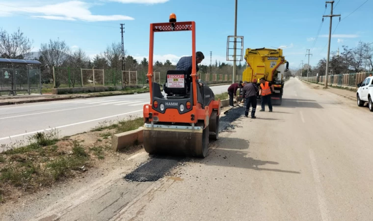 Büyükşehir Kuzey İlçelerde Hasarlı Yolları Onarıyor