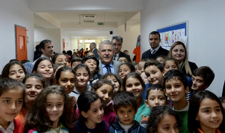 Hanefi Mahçiçek’ten 23 Nisan mesajı