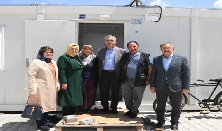 Başkan Güngör, Göksun Konteyner Kentte Depremzedelerle Bir Araya Geldi