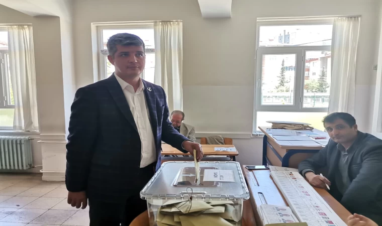 Muhammed Aydoğar Onikişubat ilçesi İbrahim Çalık Anadolu Lisesi'nde oyunu kullandı.