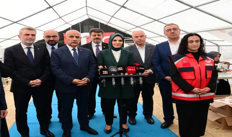 Bakan Göktaş Karacasu Geçici Barınma Merkezi’ni Ziyaret Etti