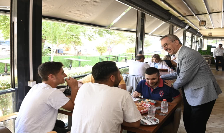 Başkan Güngör, Uzun Çarşı Esnafını Ziyaret Etti