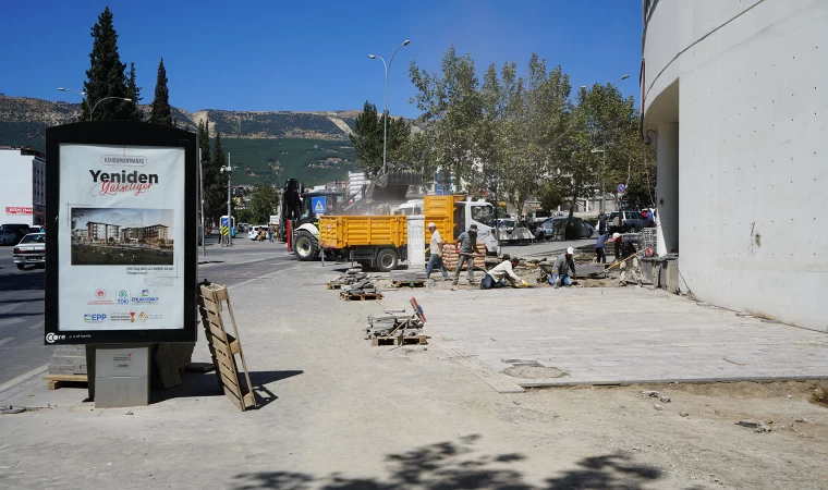 Büyükşehir, Azerbaycan Bulvarı’nda Yürüyüş Yollarını Yeniliyor