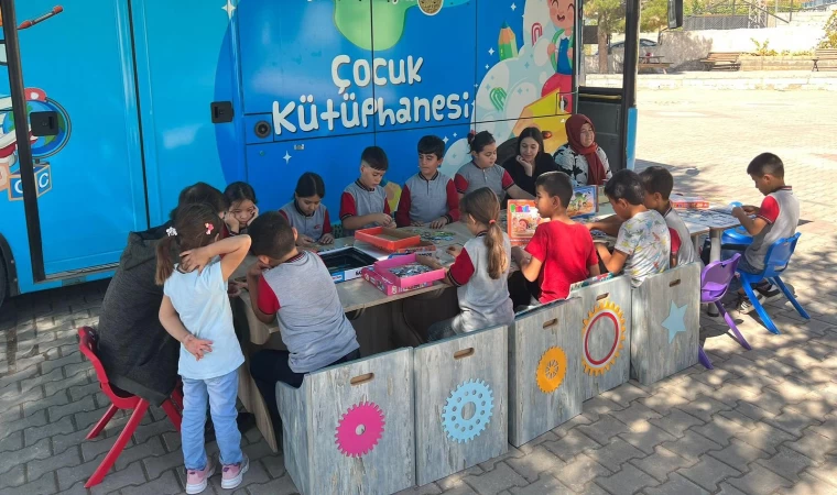 Büyükşehir’in Mobil Çocuk Kütüphanesi Büyük İlgi Görüyor