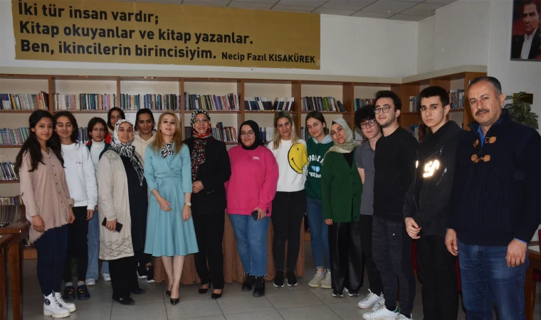 Usta Kalemler Kütüphane Söyleşileri’nde Okurlara Seslendi