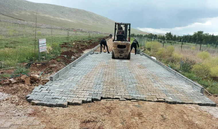 Büyükşehir, Afşin Mezarlığını Bakıma Aldı