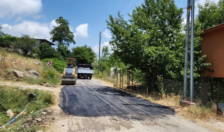 Büyükşehir Andırında Mahallelerin Yol İhtiyaçlarını Bir Bir Karşılıyor