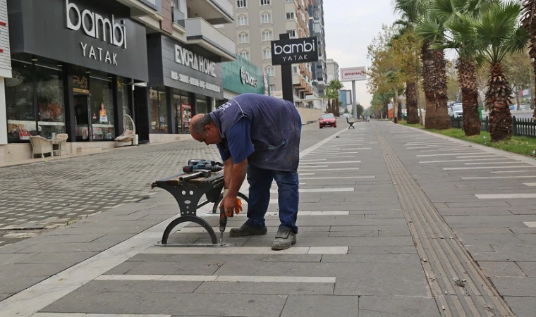 Büyükşehir, Binevler’e Yeni Şehir Mobilyaları Kuruluyor