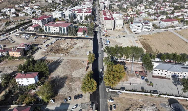 Daha Ulaşılabilir Türkoğlu İçin Büyükşehir Yol Yatırımlarını Sürdürüyor