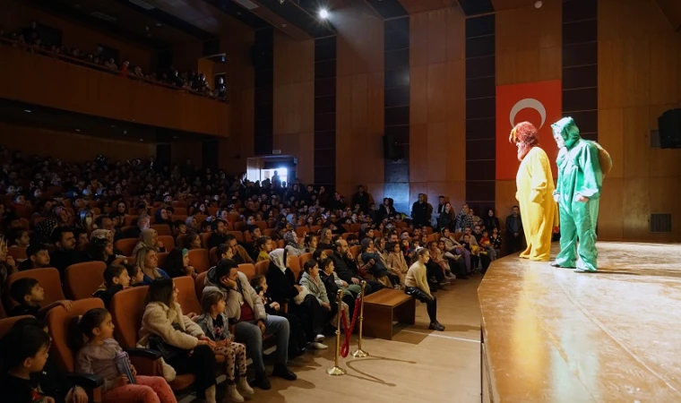 Çocuklar, Büyükşehir’in Gösterisiyle Unutulmaz Bir Hafta Sonu Yaşadı