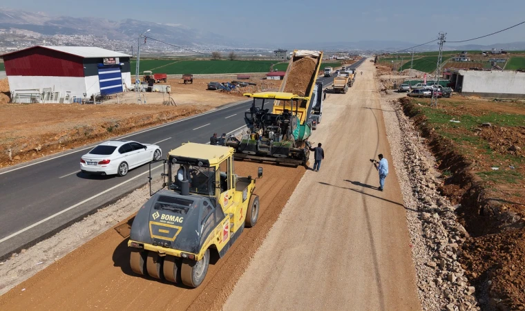 Batı Mahallelerin Ulaşım Standardını Artıracak Yol Yatırımı Sürüyor