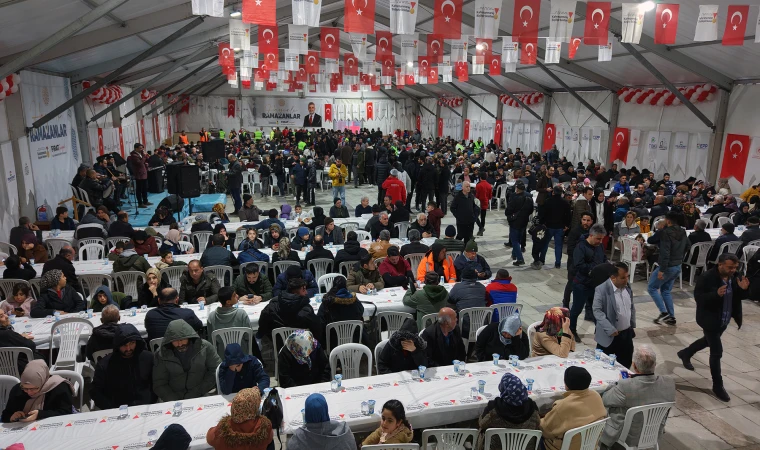 Binler Ramazan’ın İlk Günü Milli İrade Meydanı’ndaki Gönül Sofrasında Buluştu