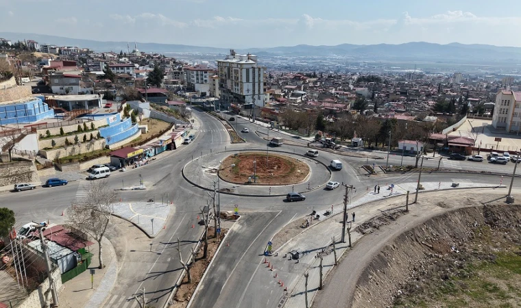 Büyükşehir, Sütçü İmam Kavşağı’ndaki Trafik Sorununu Çözüyor