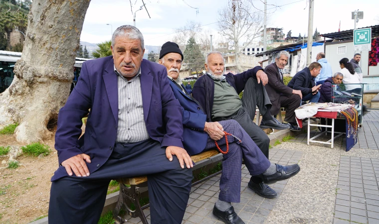 Büyükşehir’in Emekli Pazar Desteği Büyük Memnuniyet Oluşturdu