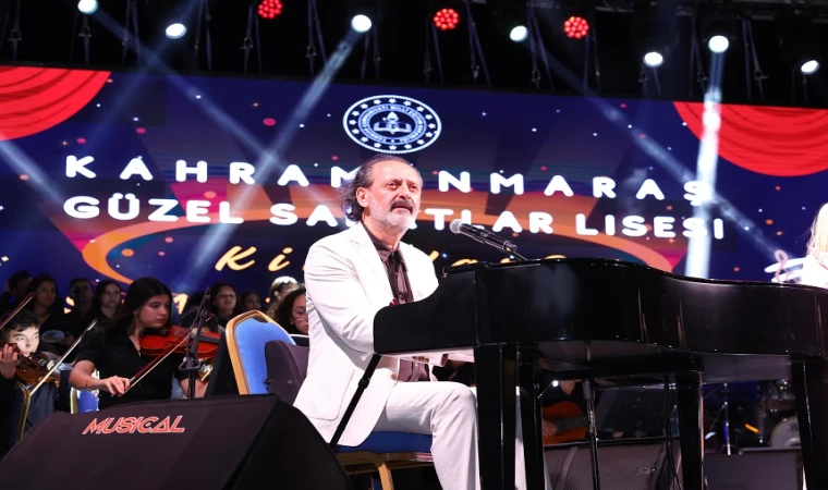 Onikişubat Gençlik Festivali’nde Yücel Arzen ve genç yeteneklerden unutulmaz performans