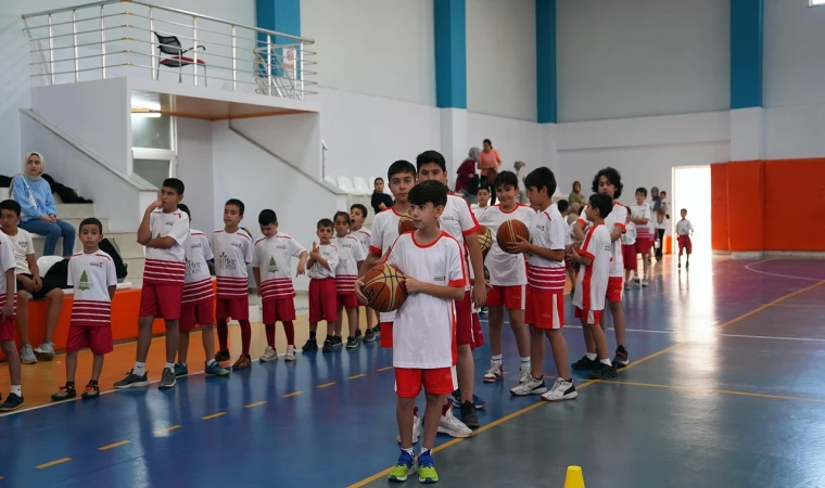 Potada Gelecek Yetişiyor; 400 Genç Basketbolun Temellerini Atıyor