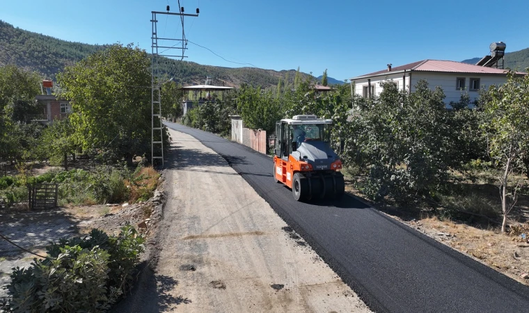 Büyükşehir, Türkoğlu Avşarlı’nın Ulaşım Sorununu Çözüme Kavuşturuyor