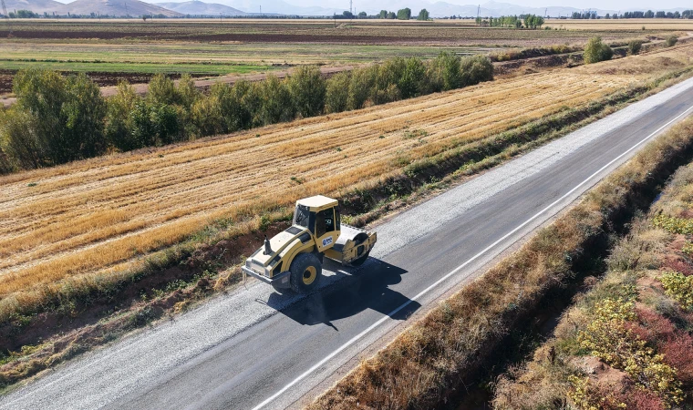 Büyükşehir’den Elbistan Kırsalına Kesintisiz Yol Hizmeti
