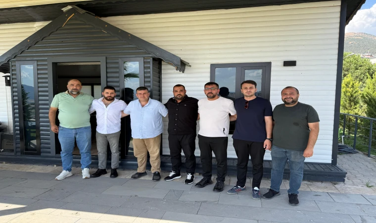 İş İnsanı Mesut Şahinkanat’tan Örnek Davranış: Tribün Lideri Ali Erbilir ile Gazeteci Lokman Başçı Barıştı