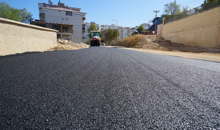 Büyükşehir’den Pazarcık’ta Biten Altyapının Ardından Asfalt Hamlesi