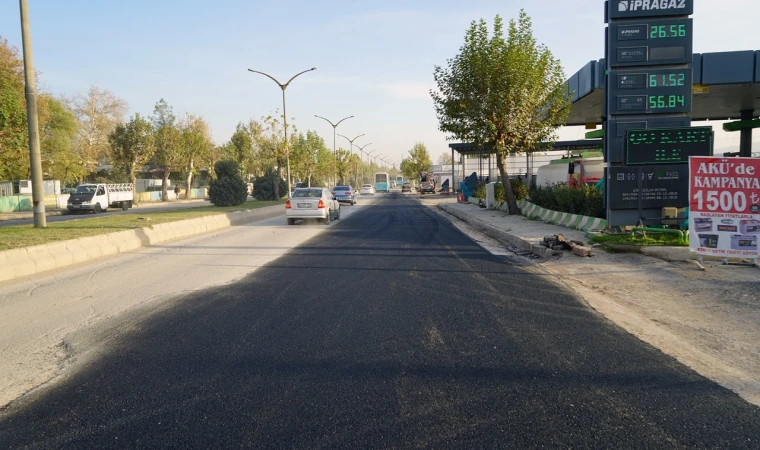 Asfalt Onarım Ekibi, Çalışmalarına Yeni Bir Nokta Daha Ekledi