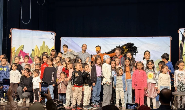 Büyükşehir’den Çocuklara Uluslararası Tiyatro Deneyimi