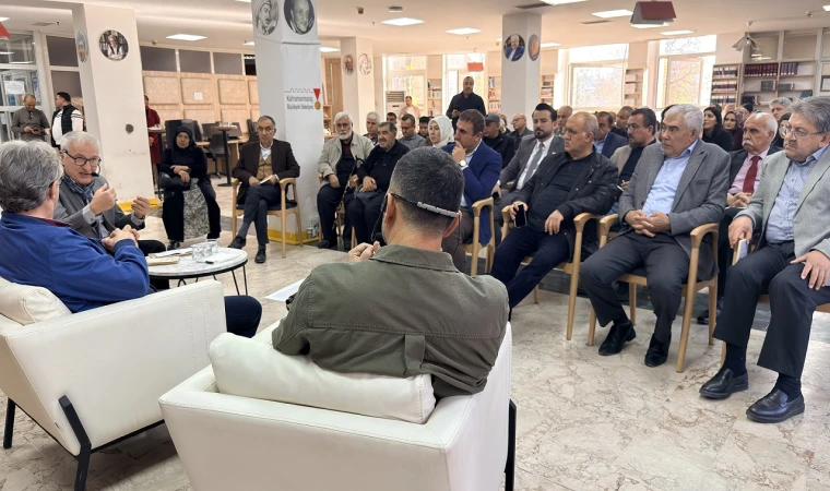 Edebiyatın Başkentinde Edebiyatın Ustası Konuşuldu