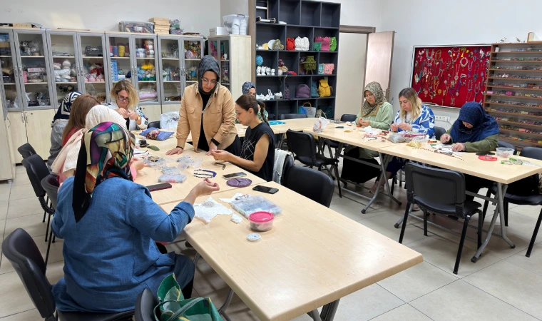 KAMEK’in Takı Tasarım Kursunda Hobiler Mesleğe Dönüşüyor
