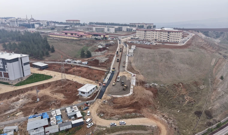 Büyükşehir, Yeni Yurtlar İçin Yol İnşa Ediyor