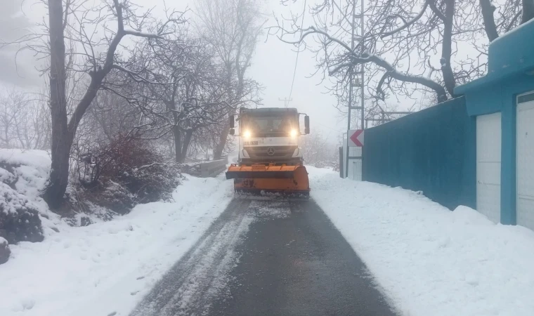 Büyükşehir, Kırsalda Karla Mücadelesini Kesintisiz Sürdürüyor