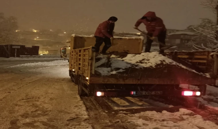 Büyükşehir’den Arterlerde Buzlanmaya Karşı Yoğun Tedbir