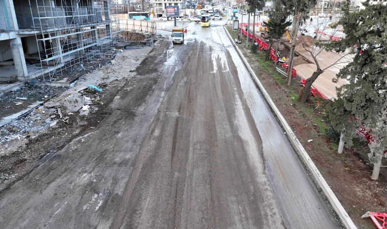 Büyükşehir’den Yağış Sonrası Yollardaki Bozulmalara Hızlı Müdahale