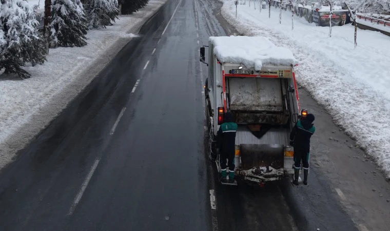 Zorlu kış şartlarına rağmen Onikişubat’ta temizlik hizmetleri aksamıyor