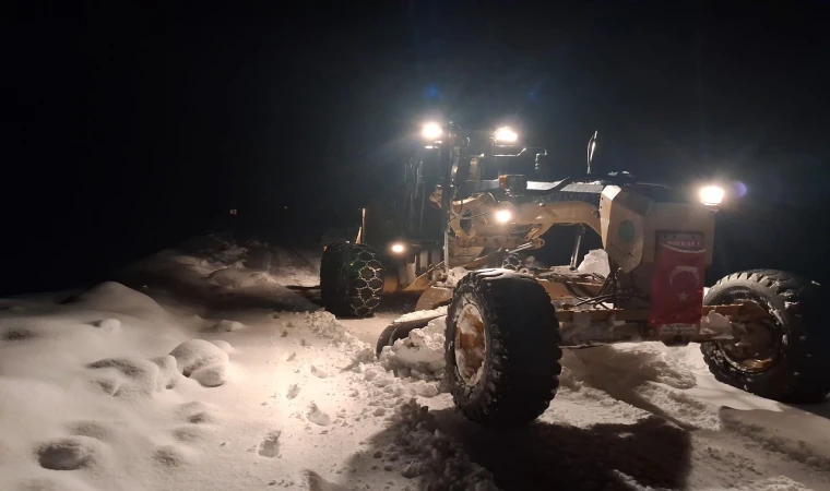 Büyükşehir’den Kırsalda Gece Gündüz Kar Mesaisi